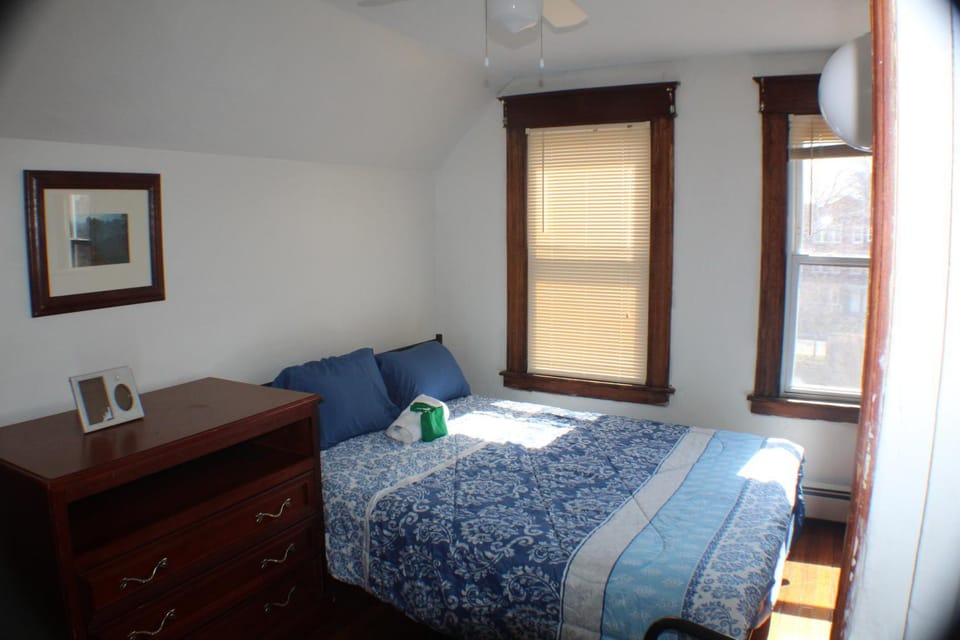 Budget Cozy Home Apartment in Hartford