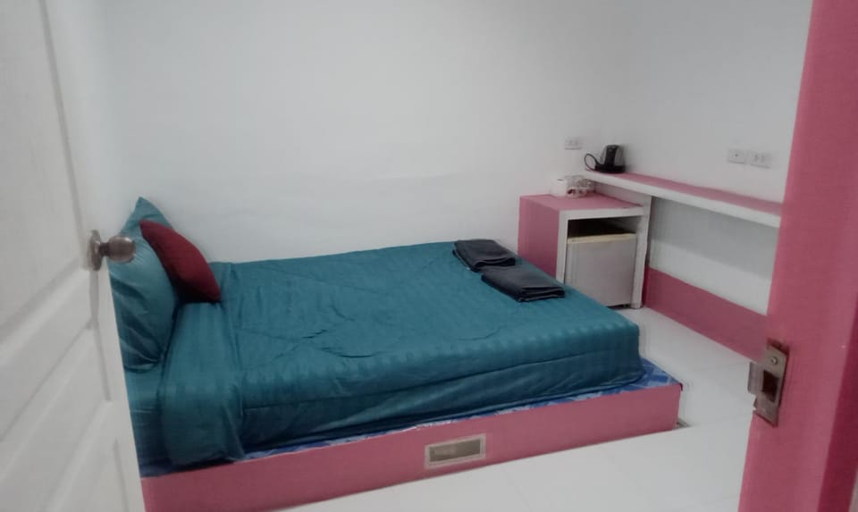 Lanta white sand beach guesthouse Vacation rental in Krabi Changwat
