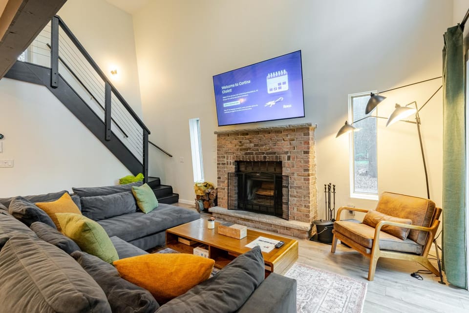TV and multimedia, Living room, fireplace
