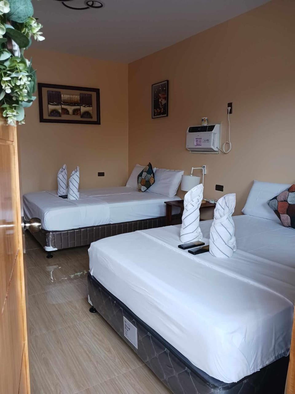 Bed, Photo of the whole room, Bedroom, air conditioner