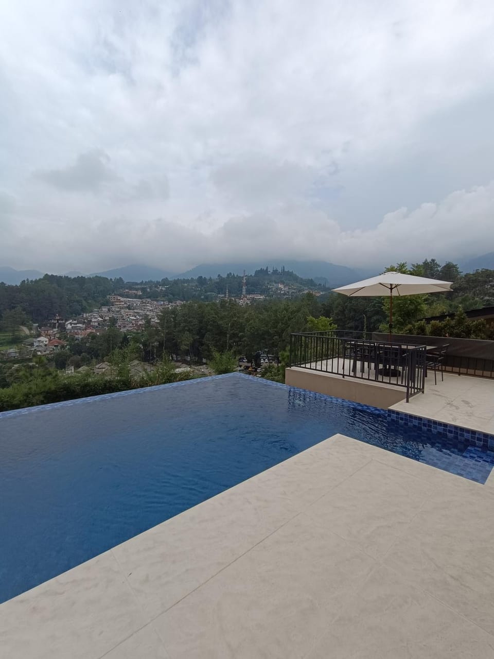 Mountain view, Pool view, Swimming pool