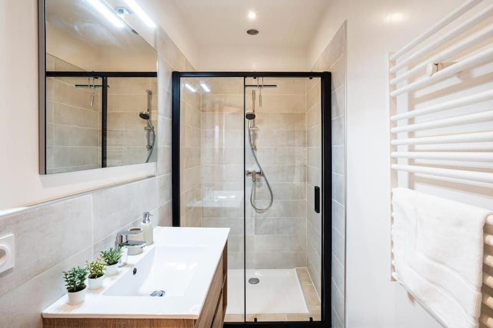 Shower, Bathroom