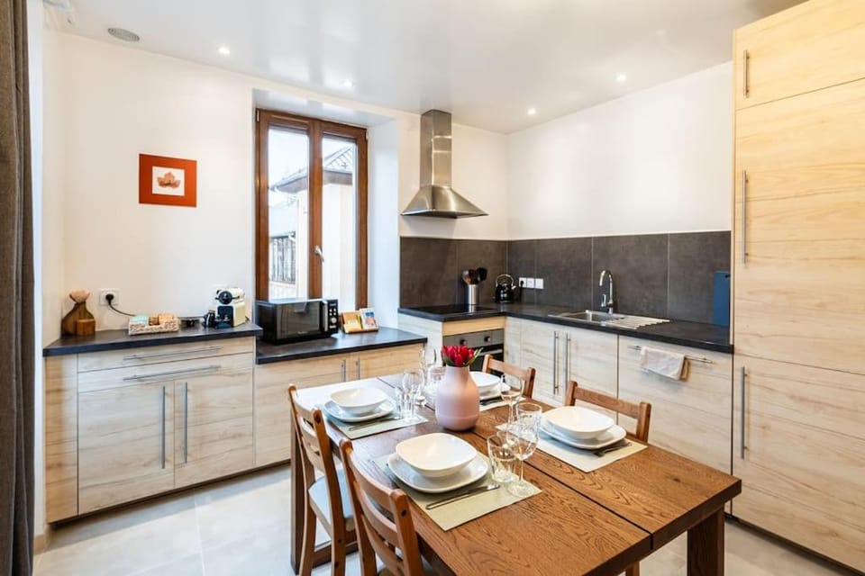 Coffee/tea facilities, Kitchen or kitchenette, Dining area, dishwasher, minibar, pet friendly, stove