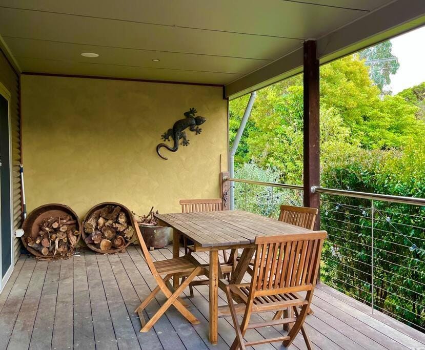 Vines /beach house House in Shoreham