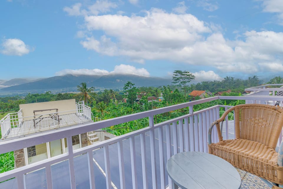 View (from property/room), Balcony/Terrace, Mountain view