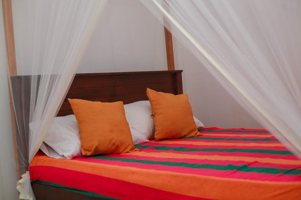 Communal lounge/ TV room, Bed, Bedroom
