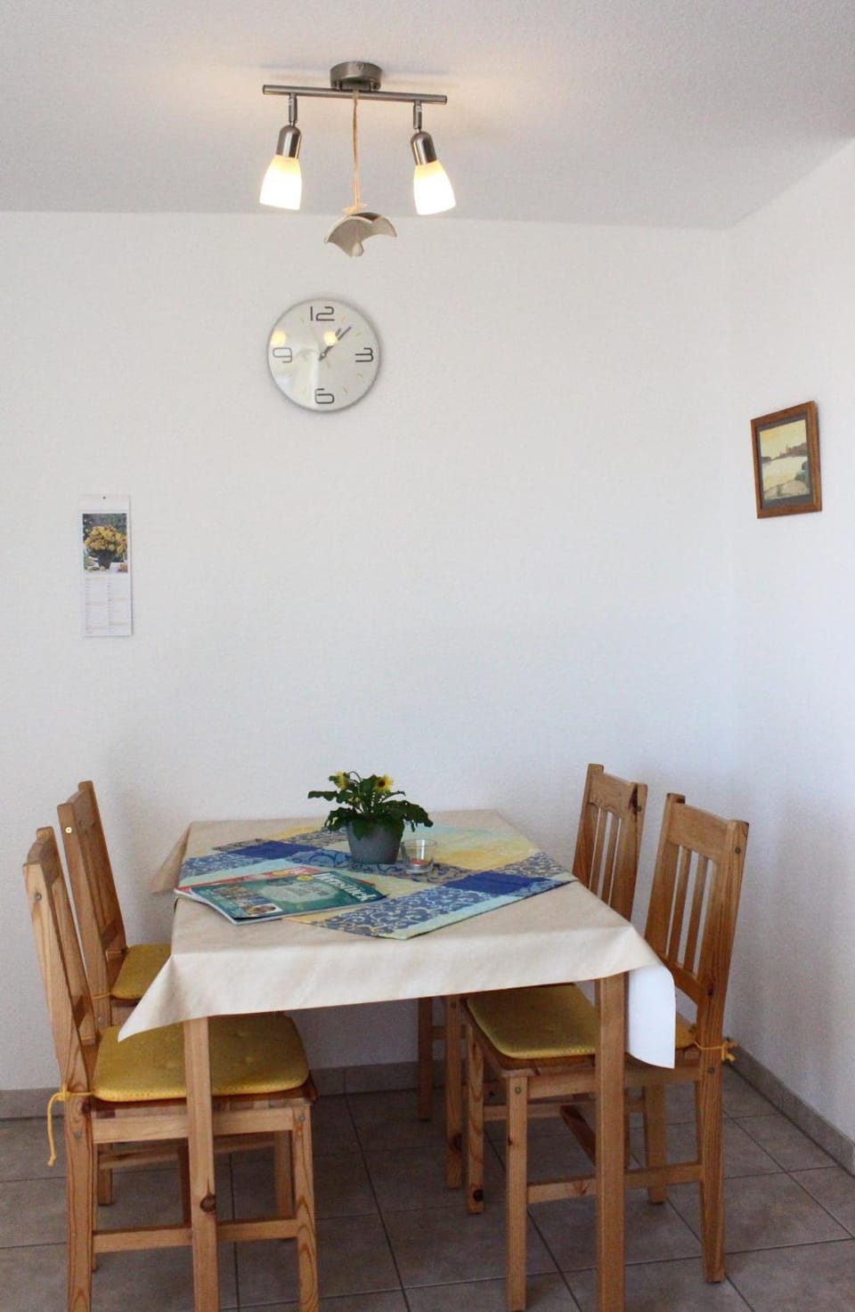 Seating area, Dining area