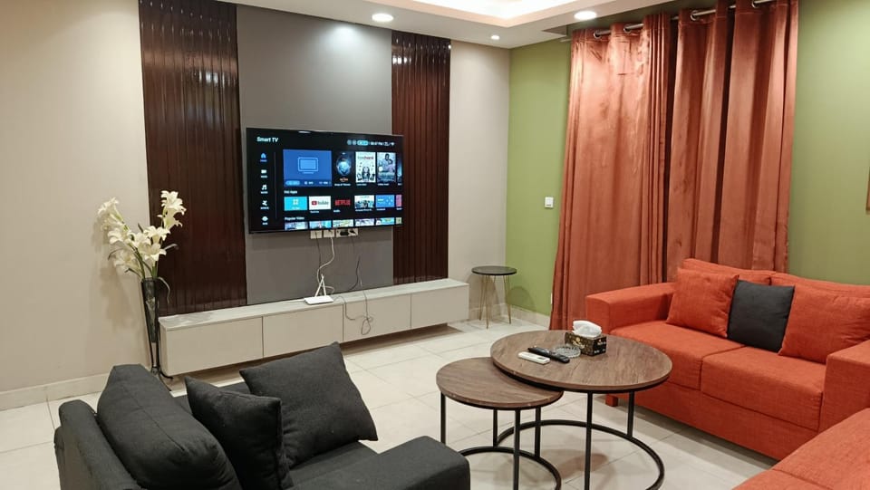 TV and multimedia, Living room, Seating area