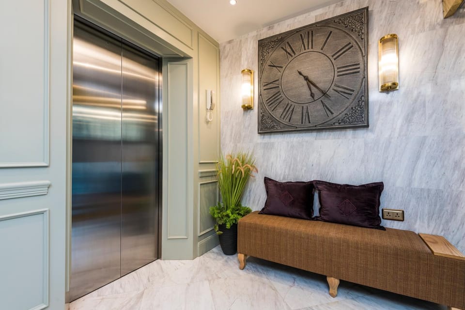 Lobby or reception, Seating area