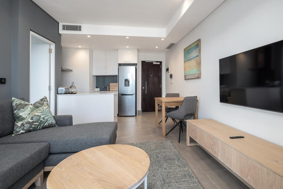TV and multimedia, Kitchen or kitchenette, Living room, Seating area, Dining area, minibar