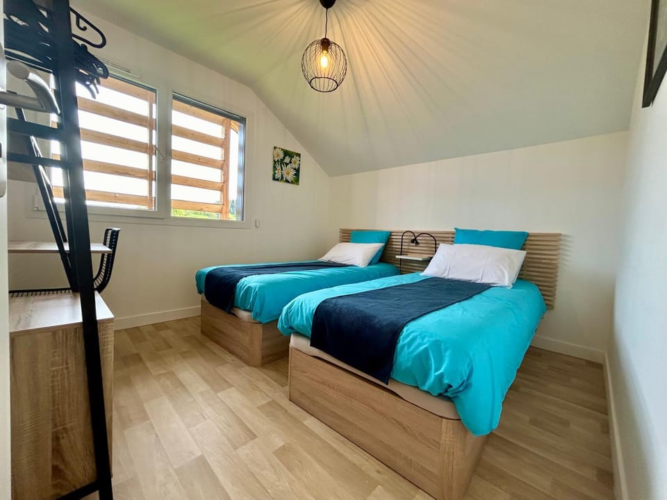 Bed, Photo of the whole room