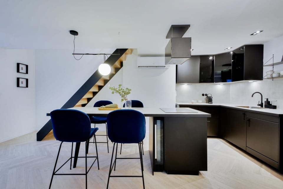 Kitchen or kitchenette, Dining area, minibar, pet friendly, stove