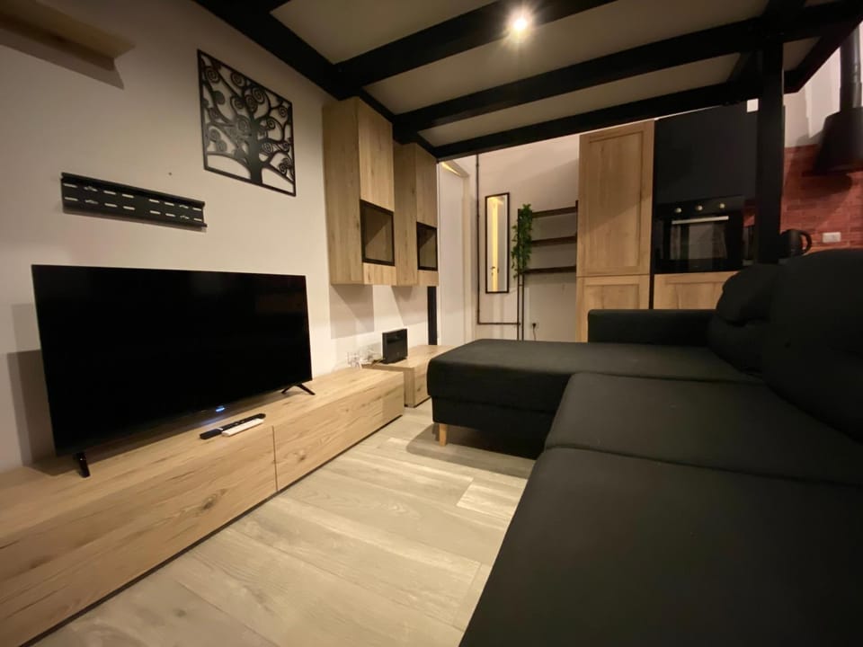 Communal lounge/ TV room, TV and multimedia, Living room, Evening entertainment