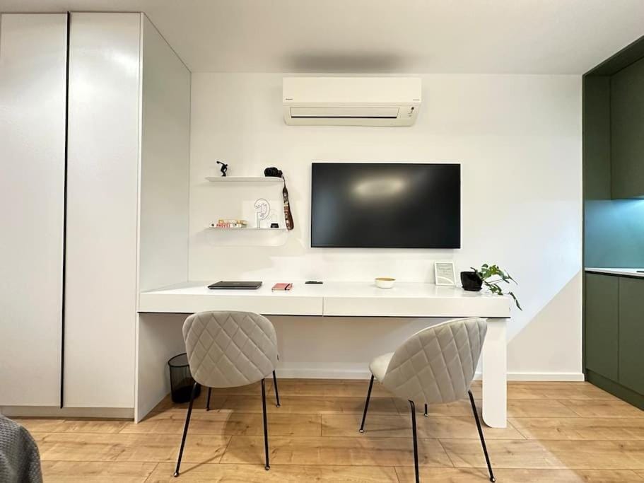 Elegant Studio - Tirana City Center Apartment in Tirana