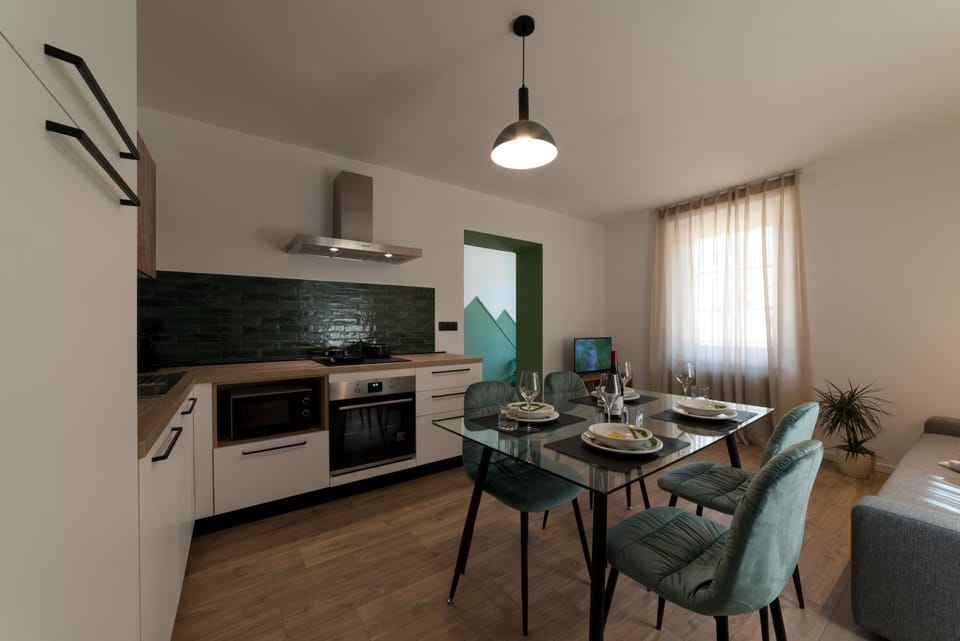 Kitchen or kitchenette, Living room, Dining area, oven, stove