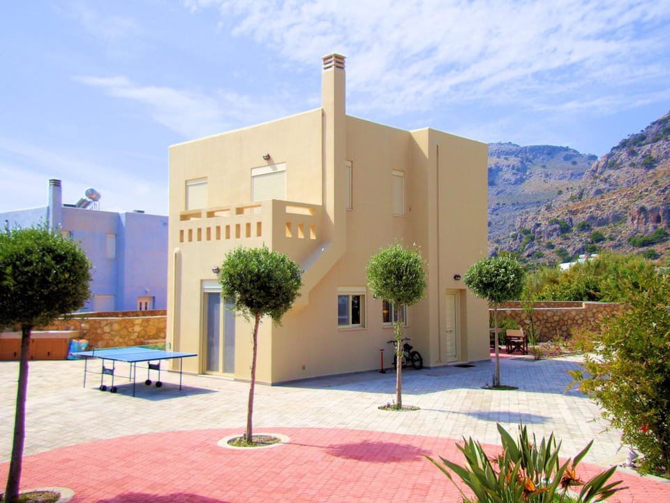 Property building, Natural landscape, Mountain view