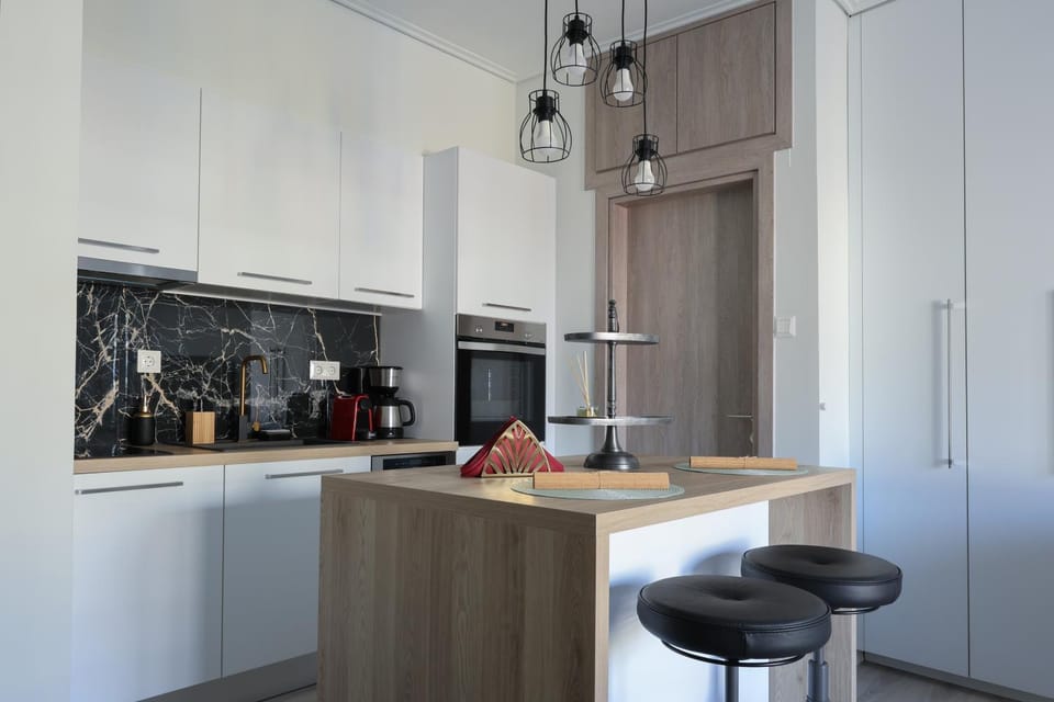 Coffee/tea facilities, Kitchen or kitchenette, minibar, pet friendly, stove