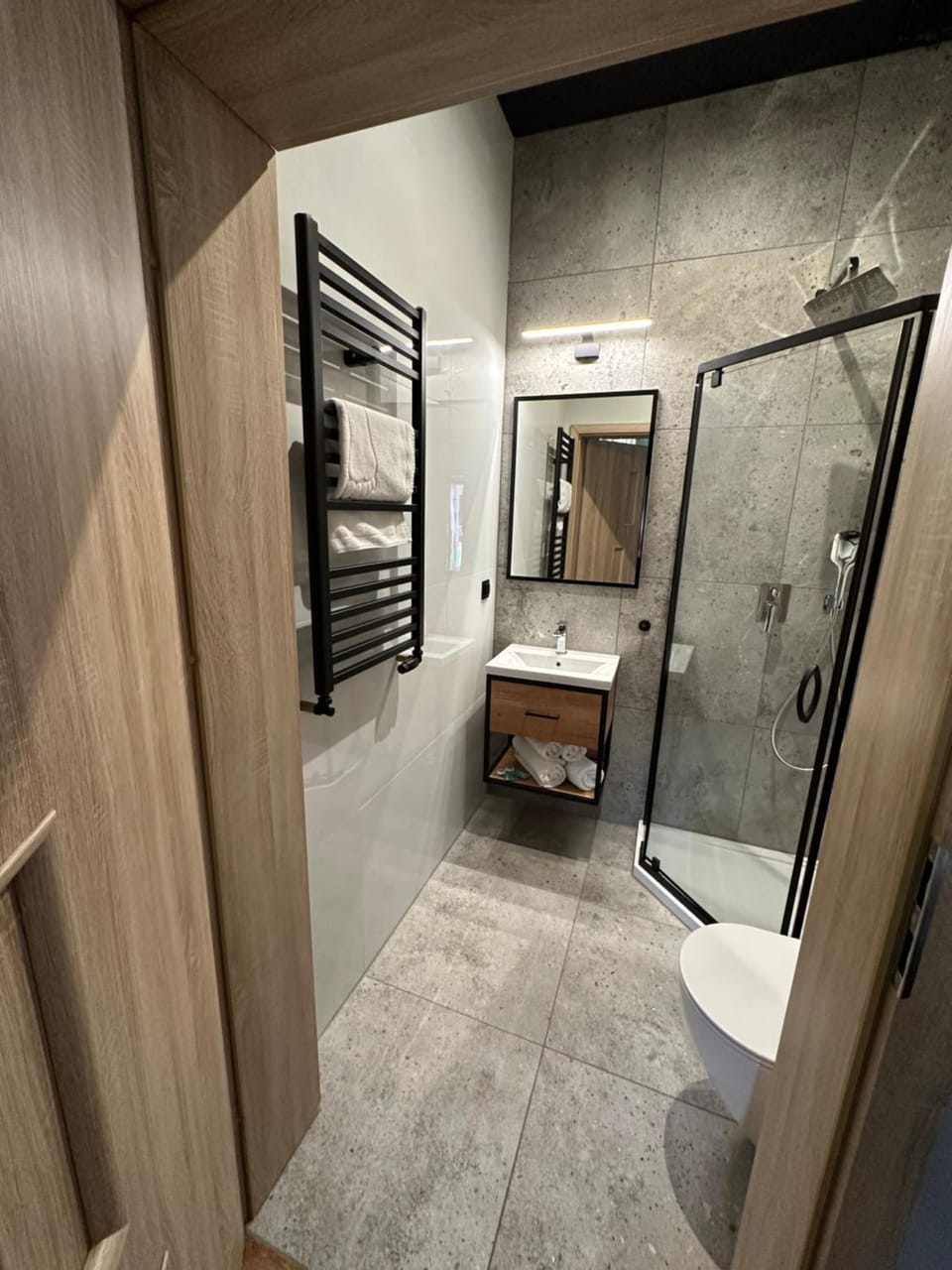 Shower, Bathroom, towels
