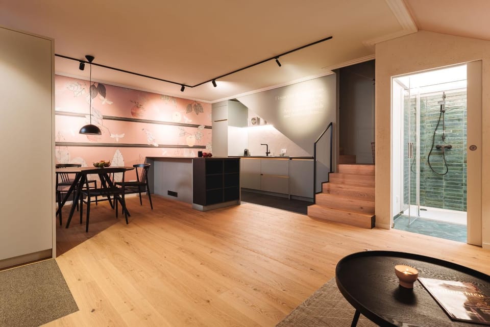 Kitchen or kitchenette, Seating area, Dining area, kitchen