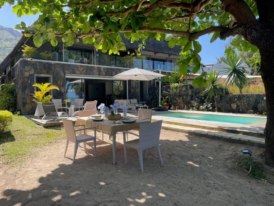 Dining area, Swimming pool