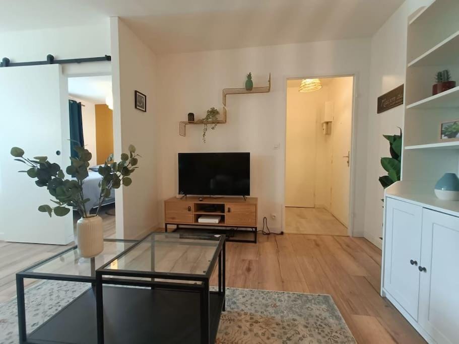 Le Yellow Corner - Place Ney Apartment in Angers