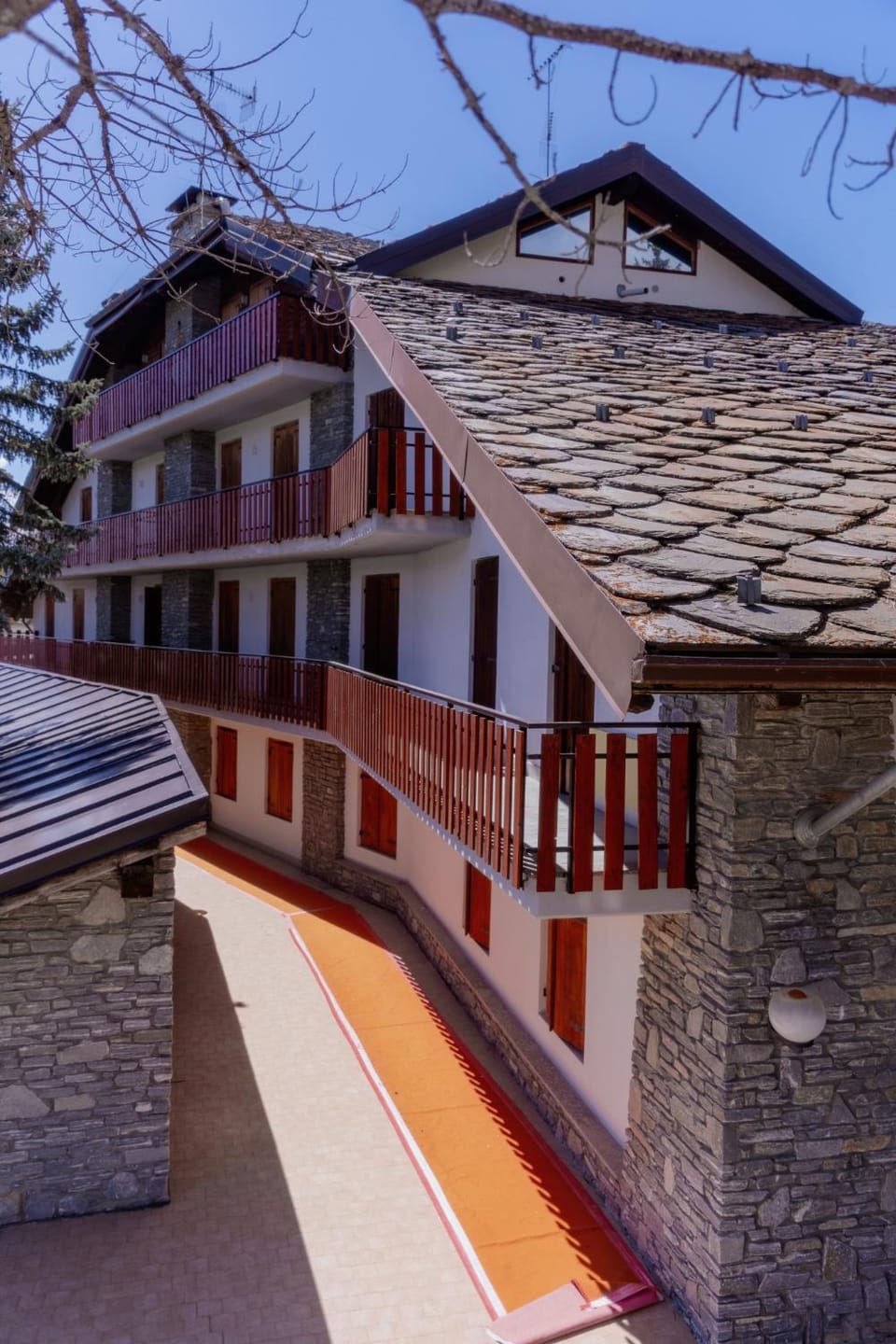 Property building, Day