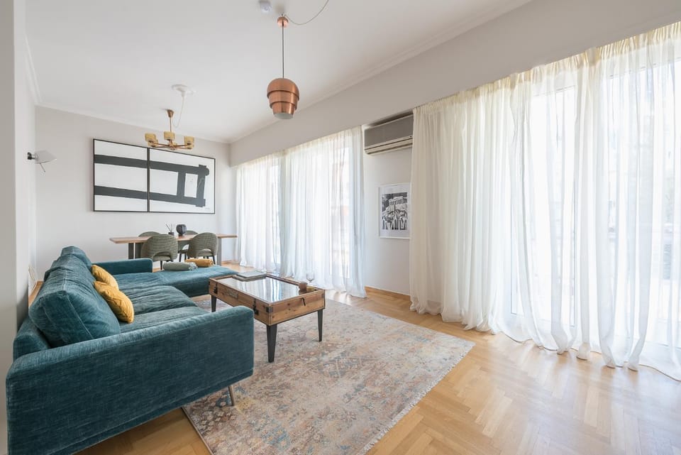 Spacious 2BDs Apt With Acropolis View In Center Apartment in Athens