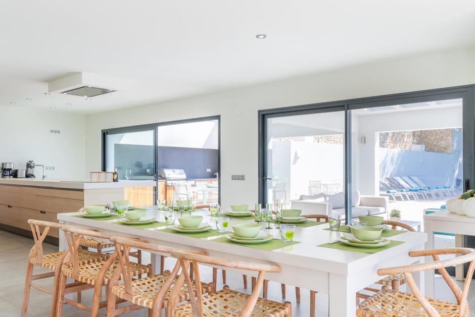 Property building, Kitchen or kitchenette, Living room