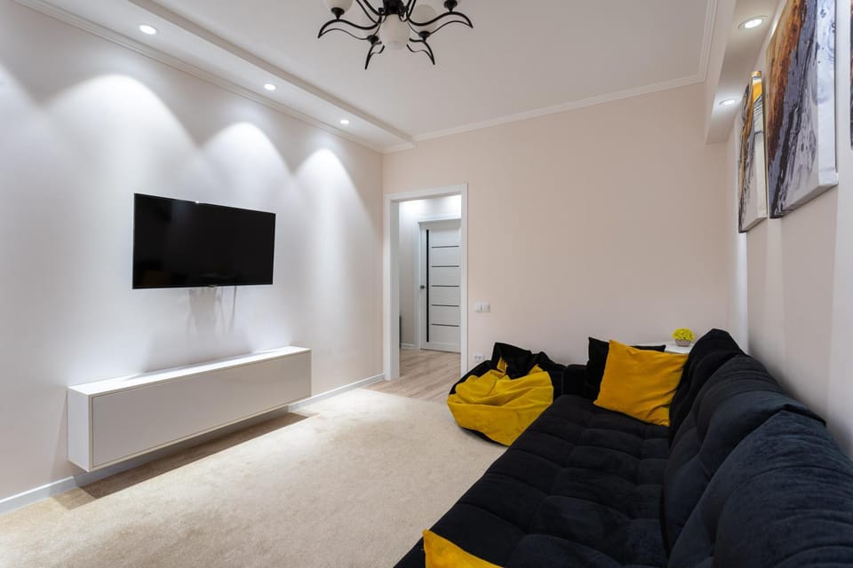 Communal lounge/ TV room, TV and multimedia, Living room, Seating area