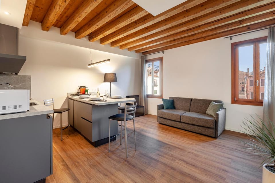 Kitchen or kitchenette, Living room