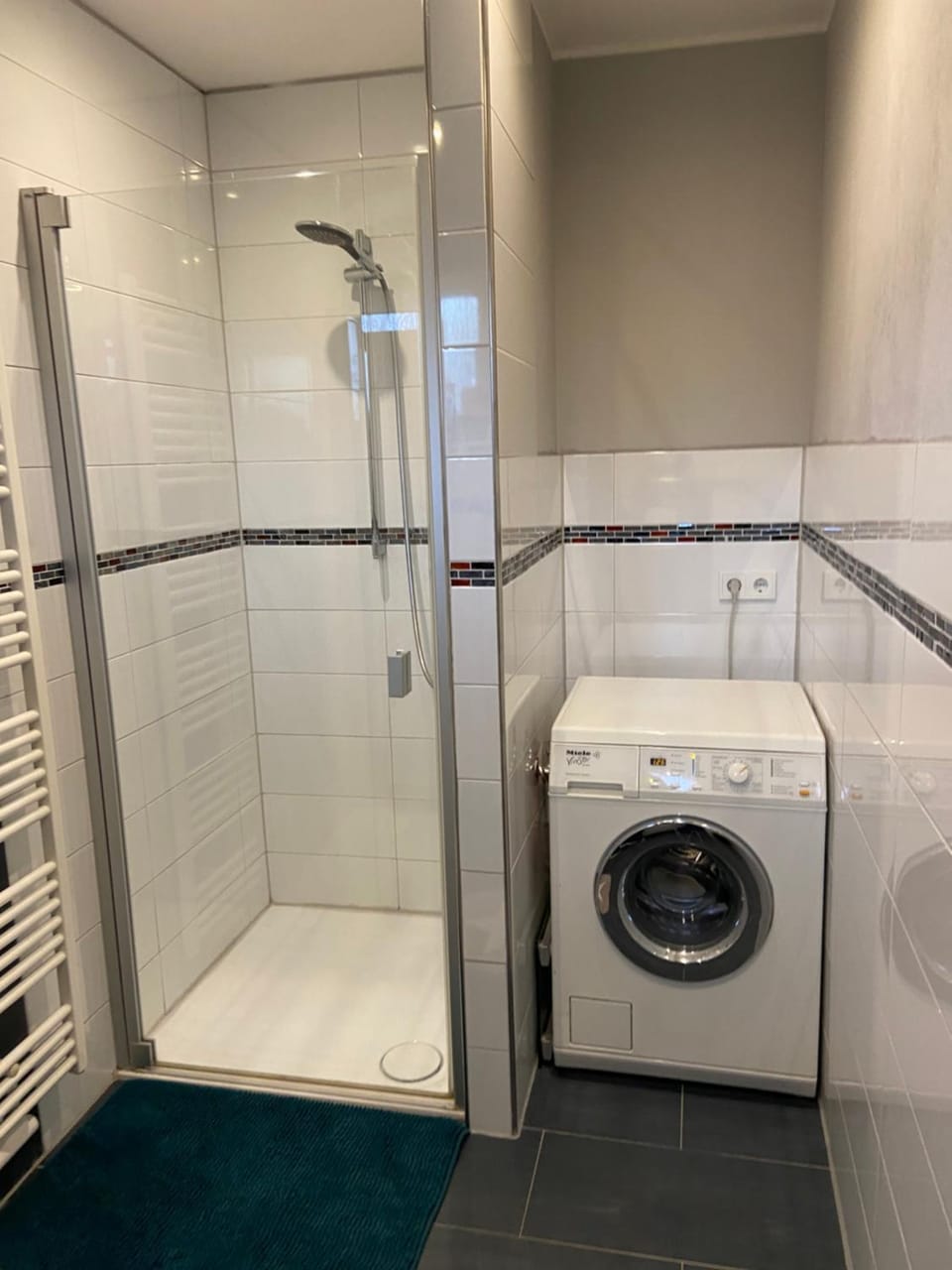 Shower, Bathroom, washing machine