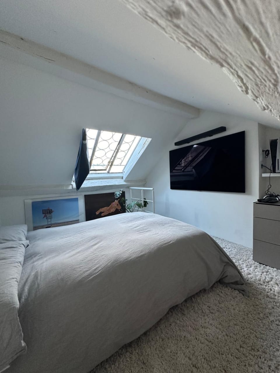 Pretty Parisian Penthouse Apartment in Paris