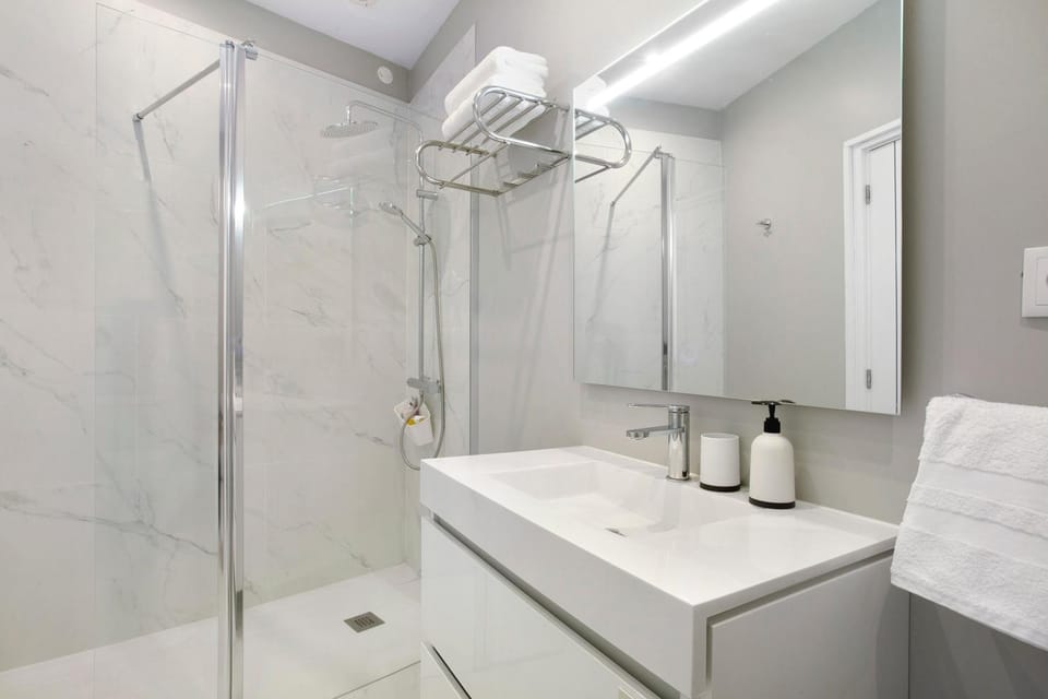 Bathroom, Living room