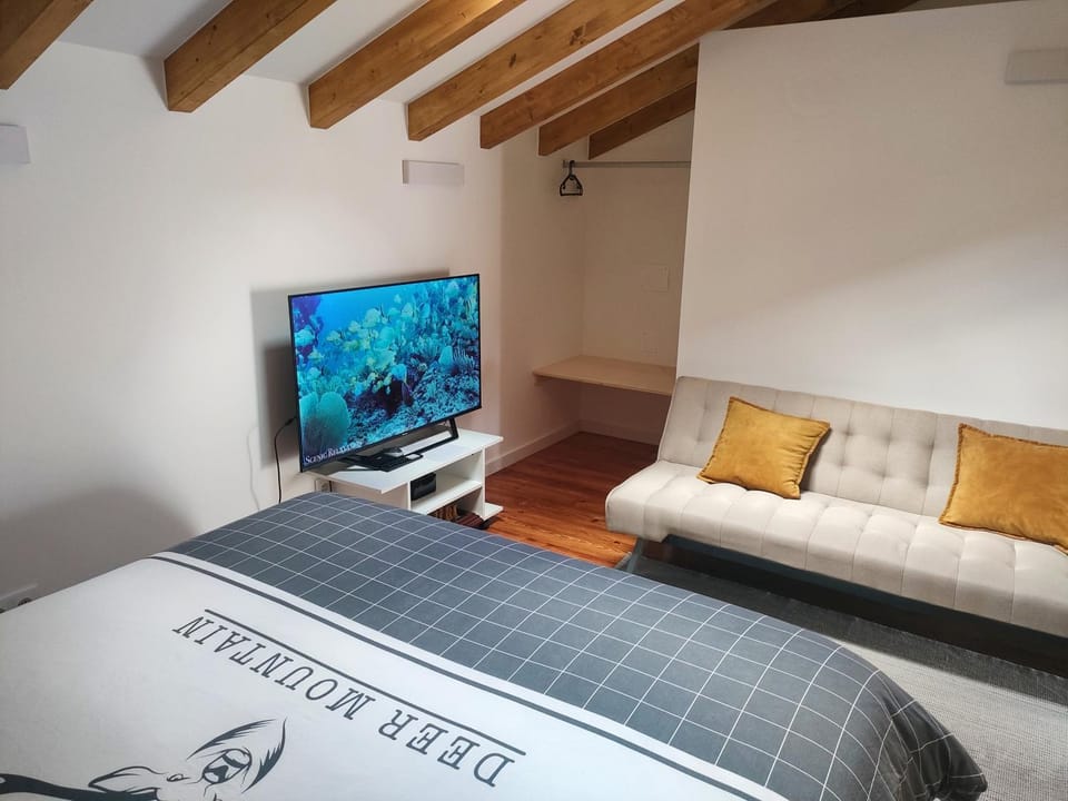 TV and multimedia, wardrobe