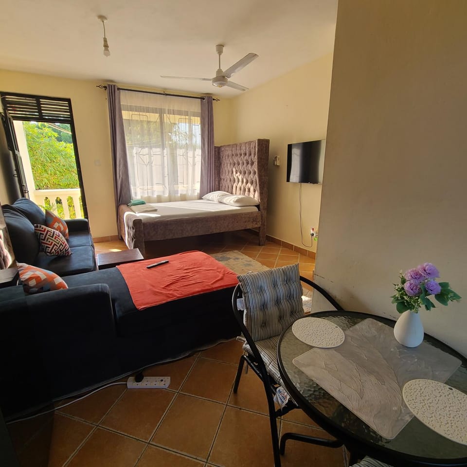 Bed, TV and multimedia, Photo of the whole room, Seating area