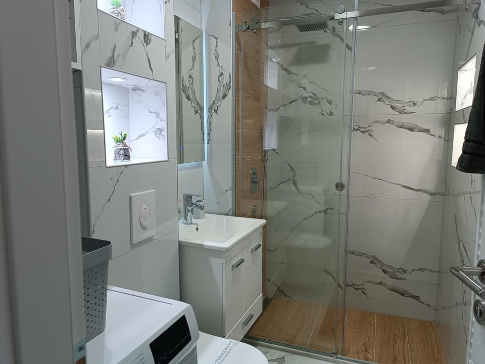 Shower, Bathroom