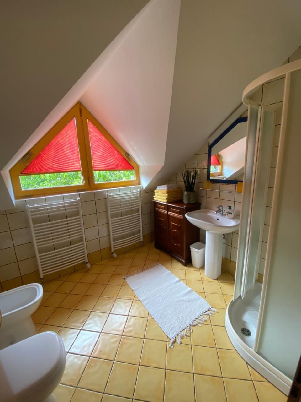 Toilet, Bathroom, Bath, bidet, towels
