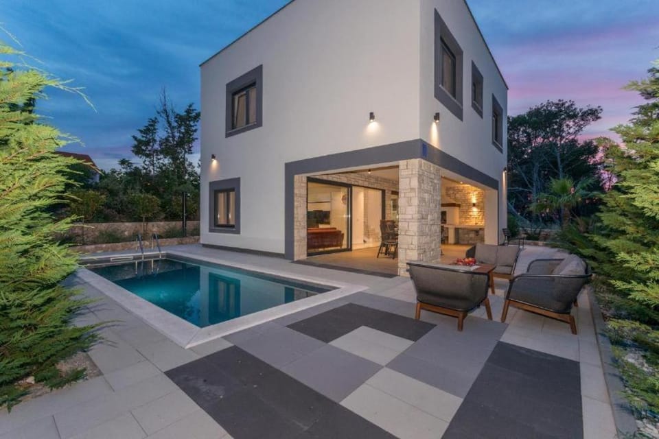 Property building, Patio