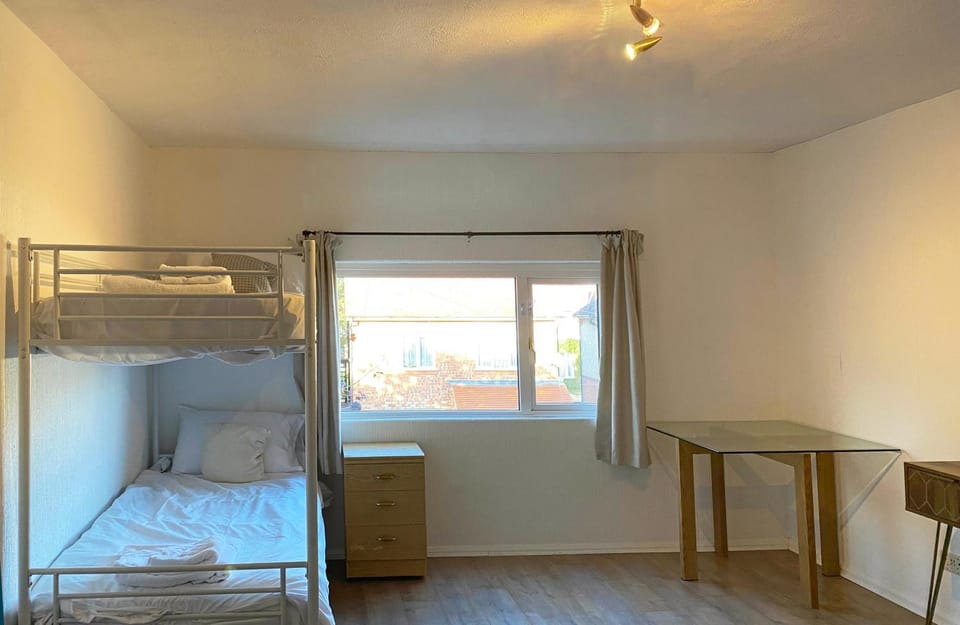 Bed, Bedroom, bunk bed