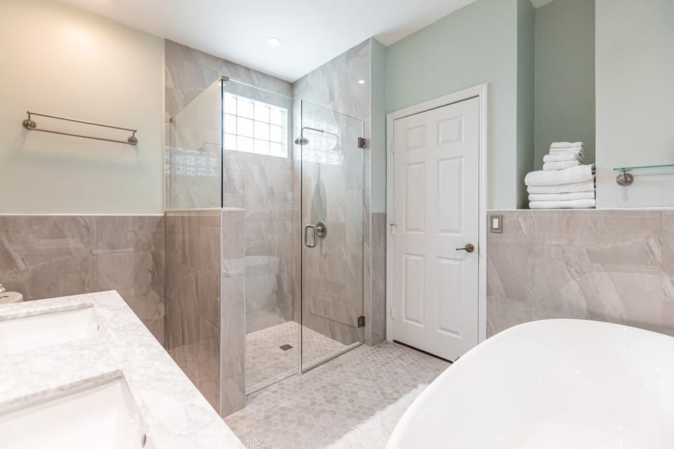 Shower, towels