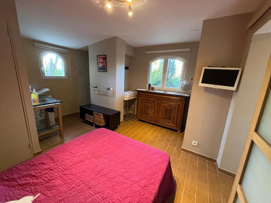 Studio 28 m2 minimum 3 nuits Apartment in Marseille