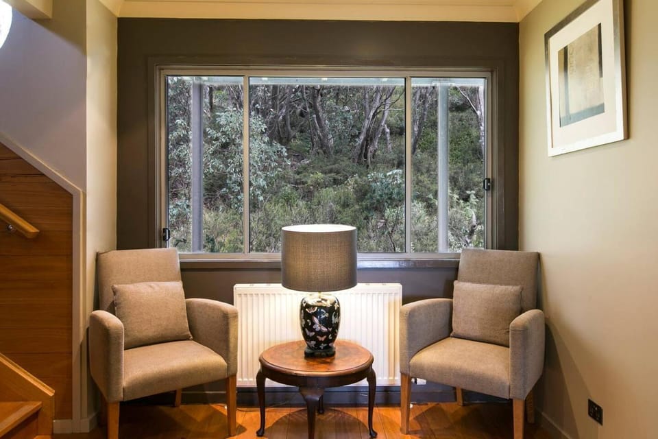 Snow Fall Lodge at Falls Creek - Incredible Views House in Falls Creek