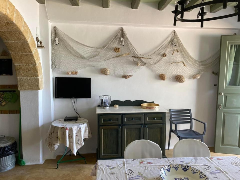 TV and multimedia, Dining area