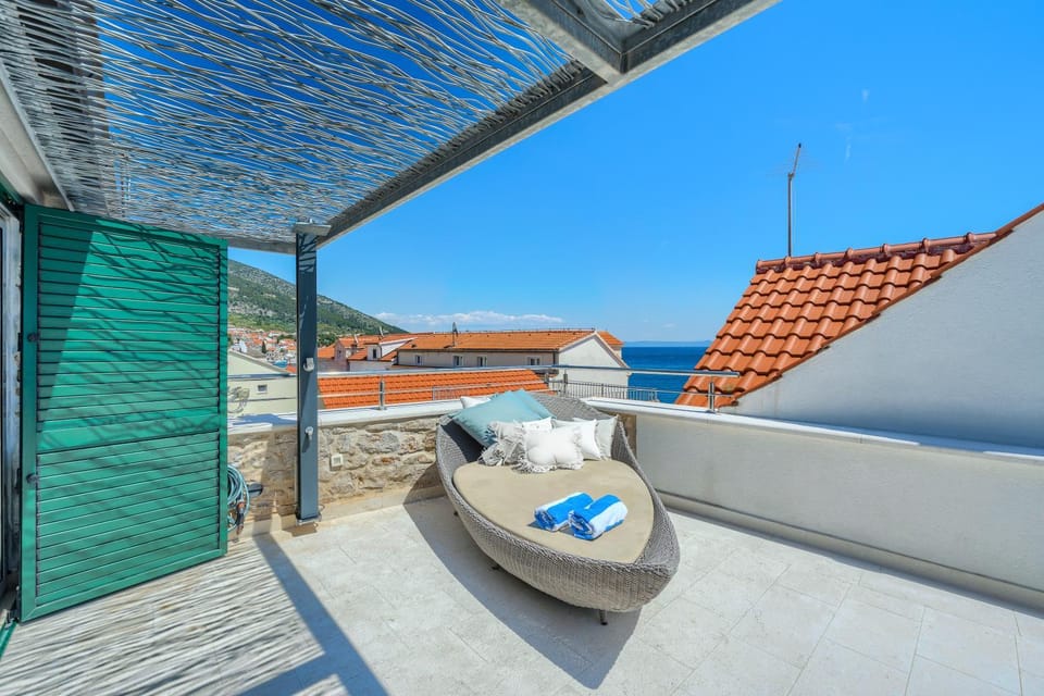 Shower, Day, Natural landscape, View (from property/room), Balcony/Terrace, Sea view