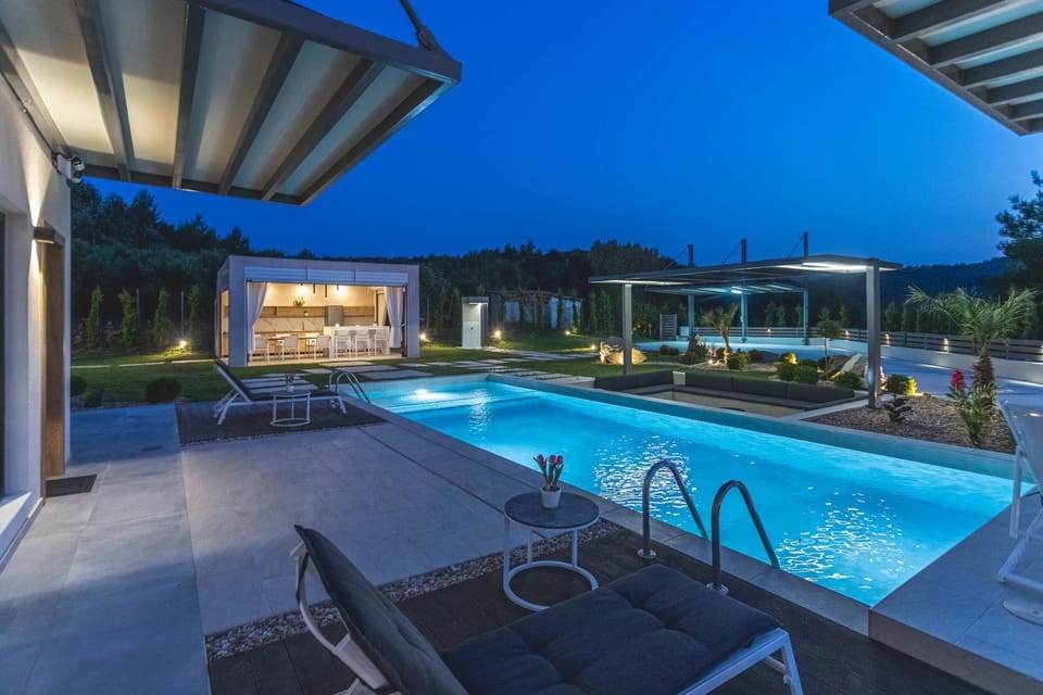 Night, Swimming pool