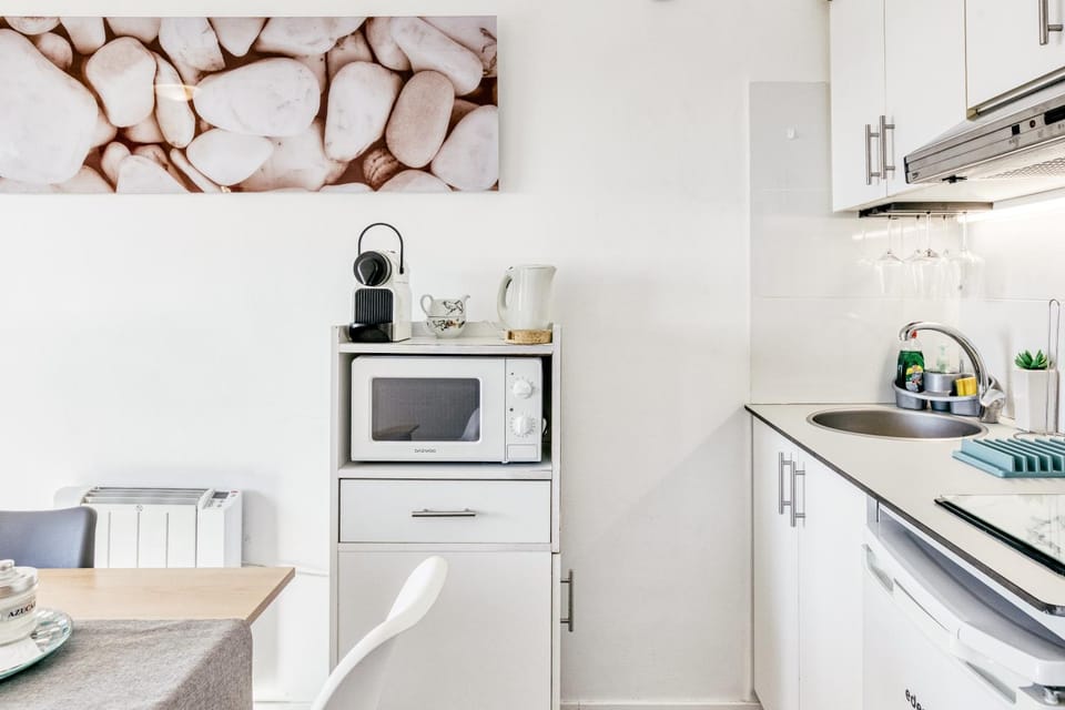 Kitchen or kitchenette, Living room