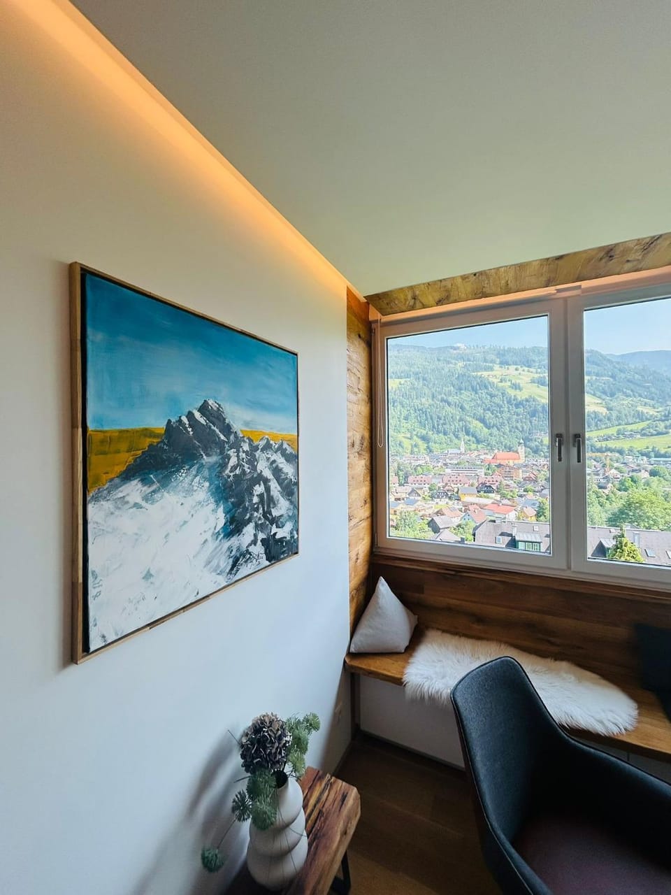 Seating area, Mountain view, Mountain view