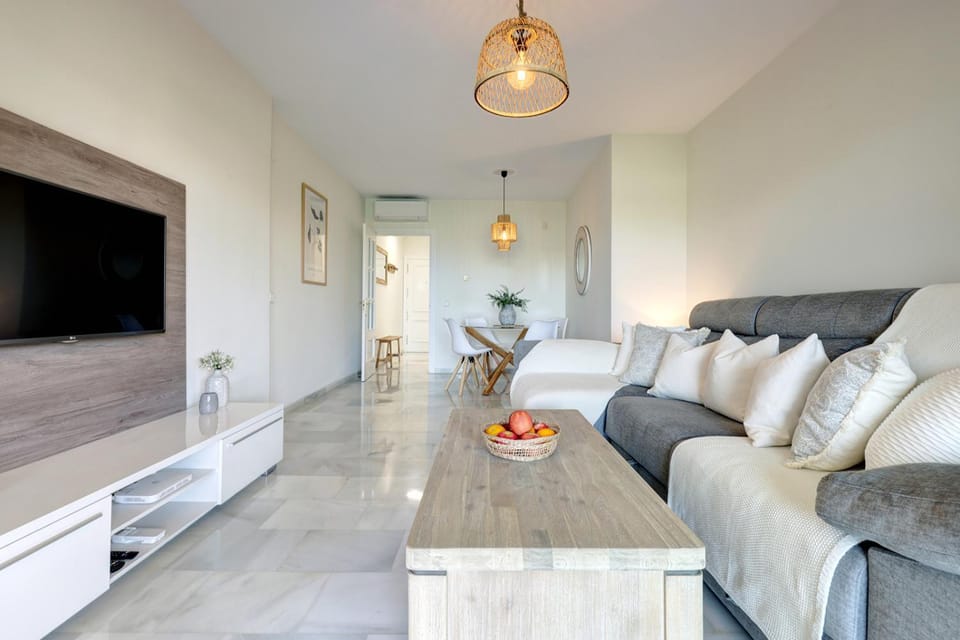 La Cala gorgeous 2 bedroom apartment with stunning gardens, pools and sea views Apartment in Costa del Sol