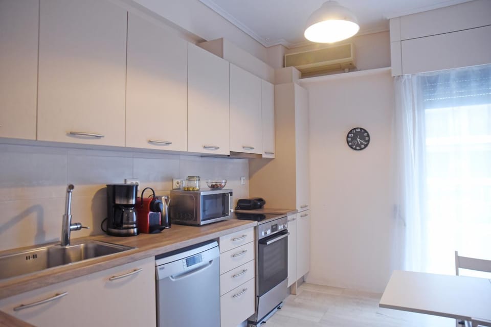 Kitchen or kitchenette, kitchen