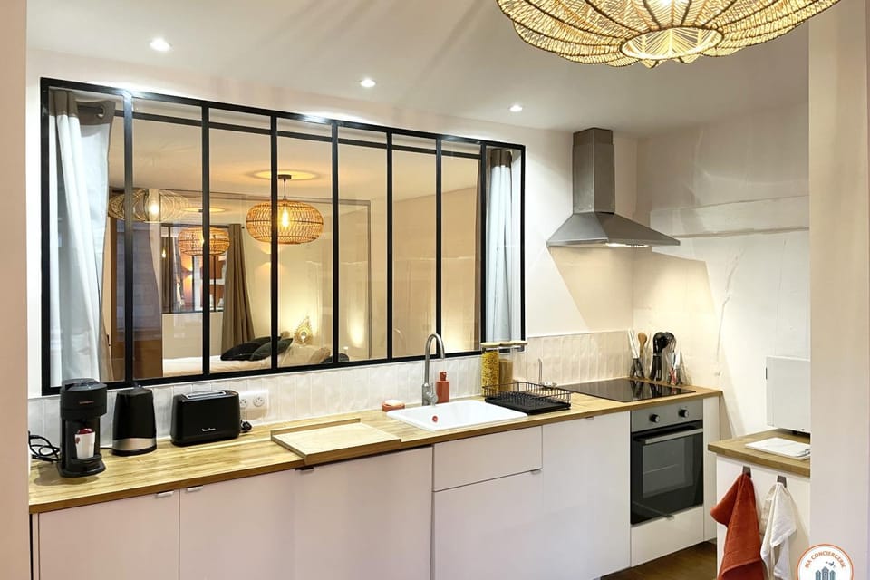 Coffee/tea facilities, Kitchen or kitchenette, minibar, pet friendly, stove, toaster
